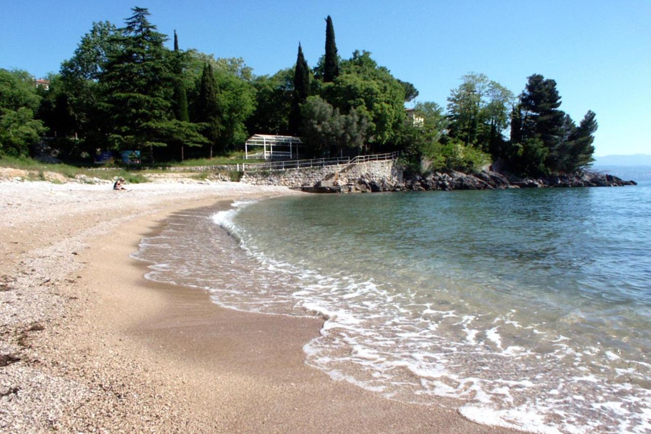 Family Friendly Apartments With A Swimming Pool Lovran, Opatija - 14178 Экстерьер фото
