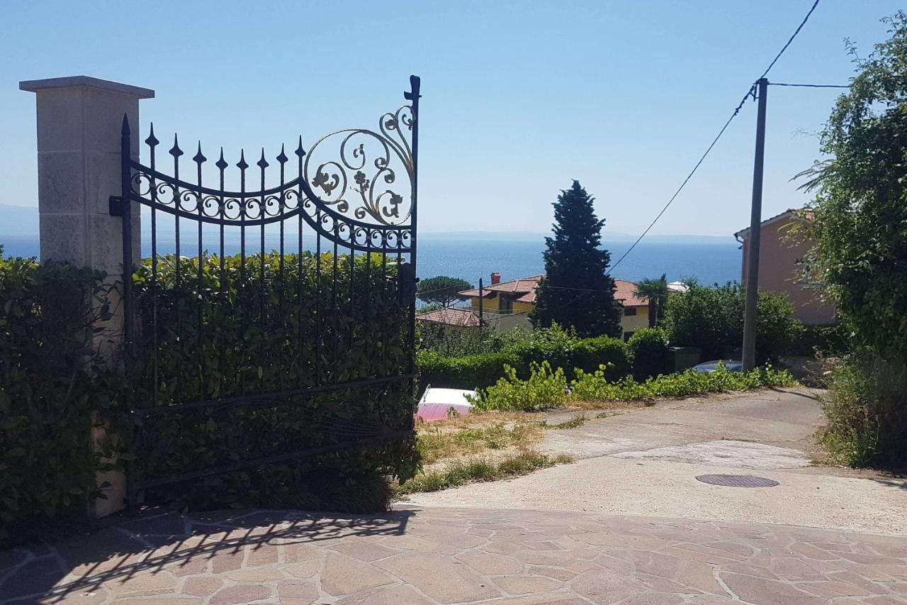 Family Friendly Apartments With A Swimming Pool Lovran, Opatija - 14178 Экстерьер фото